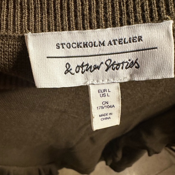 Stockholm Atelier olive ruffled sweater size Large - Picture 4 of 4
